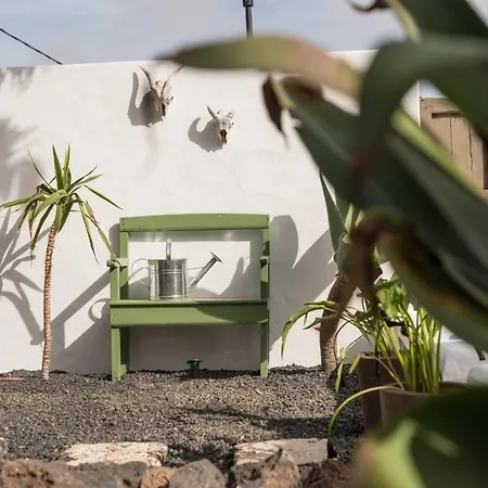 Casa Botanica - Island Location - 10 Mins Drive To Famara And La Santa Apartment *