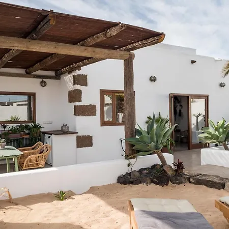Casa Botanica - Island Location - 10 Mins Drive To Famara And La Santa Apartment Tao