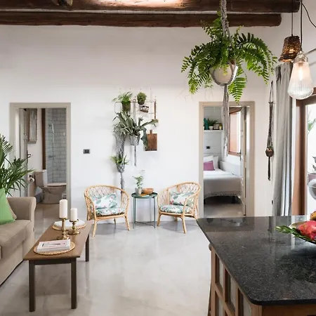 Casa Botanica - Island Location - 10 Mins Drive To Famara And La Santa Apartment *