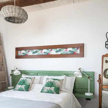 Апартаменты Casa Botanica - Island Location - 10 Mins Drive To Famara And La Santa *